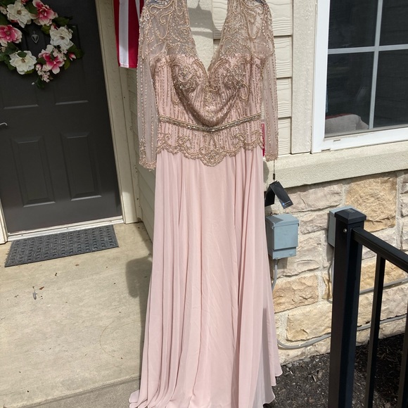 NWT Terani Couture #2111M5268 Evening Gown/Mother of Bride, fully lined/bra cups - Picture 2 of 7